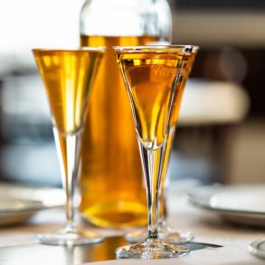 AKVAVIT, BRÆNDEVIN & SNAPS