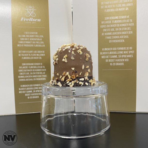 FRELLSEN FLDEBOLLE MED NDDEOVERTRK OG MARCIPANBUND
