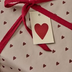 GAVEPAPIR, RDE HJERTER- 5 METER