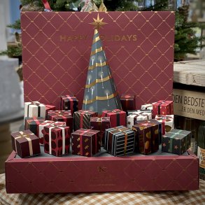 KARAMEL KOMPAGNIET JULEKALENDER 2025