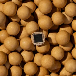 LAKRIDS BY B�LOW SPRING CRISPY CARAMEL SMALL