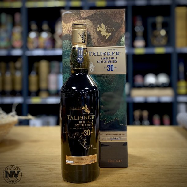 TALISKER 30 �R SINGLE MALT WHISKY
